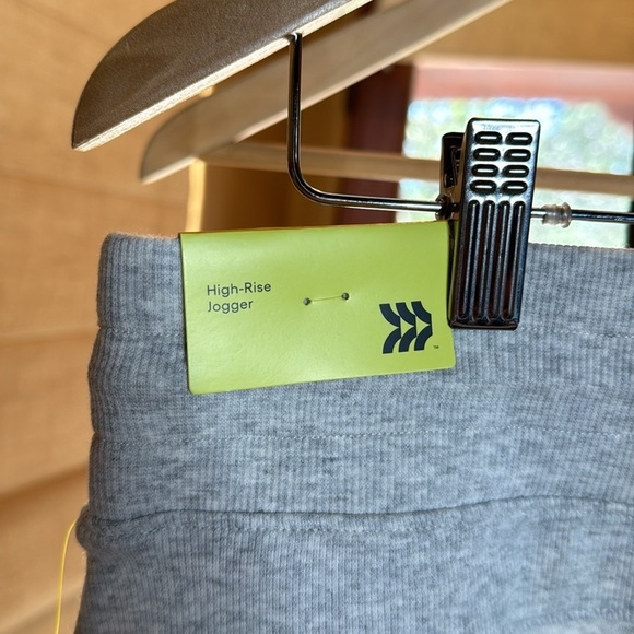 NWT All In Motion Fleece High-Rise Jogger Sweatpant Heather Gray Size Small - Picture 10 of 12